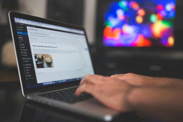 Blog d'auteure : lancer et développer votre présence en ligne littéraire Blog d'auteure : lancer et développer votre présence en ligne littéraire