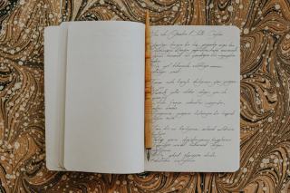 Écrire un synopsis de roman : méthode et exemples pratiques