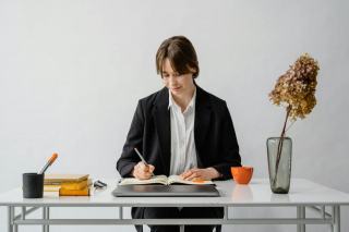 Écrire un synopsis de roman : méthode et exemples pratiques